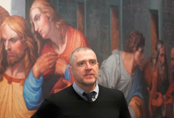 The Minister Takes Advisors Who Are Smarter Than Him