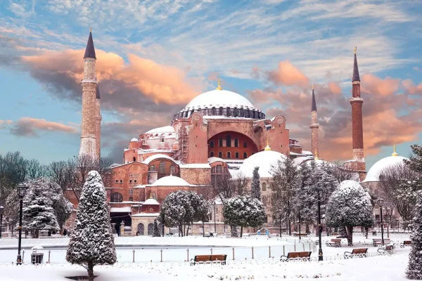 Istanbul in February: an atmosphere filled with romance or a dreary gray city?