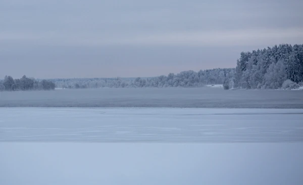 A man crossing the Daugava on ice was detained in Daugavpils
