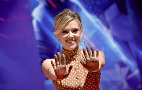 "Theft"! Scarlett Johansson and Cate Blanchett Among 800 Artists Who Opposed AI