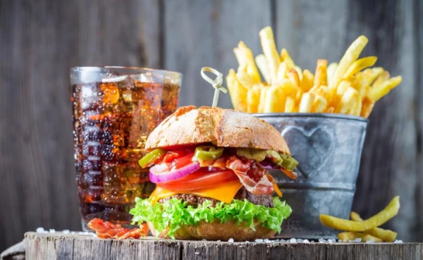 How Fast Food and Convenience Foods Contribute to Aging?