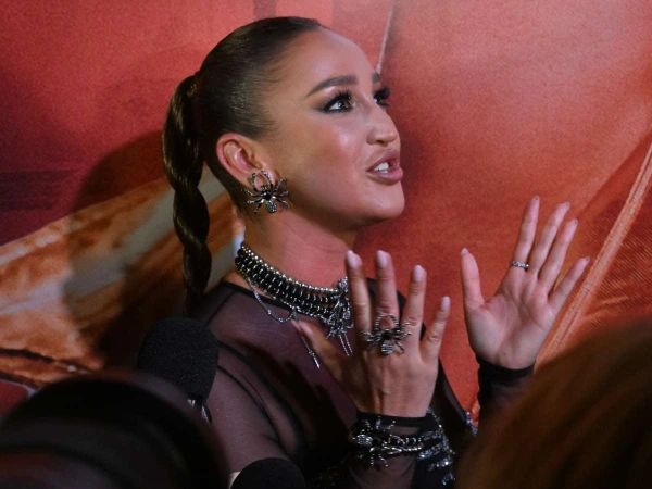 Эта Оленька еще свежа и горяча.