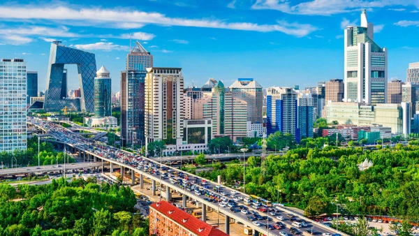 Урумчи - столица Синьцзяна с населением более 4 миллионов человек.