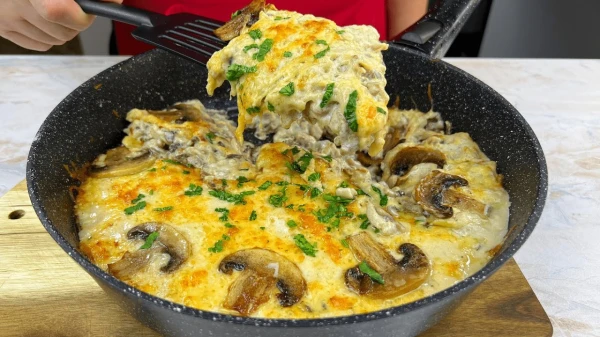 Julienne in a Pan with Cream: Quick Recipe for a Favorite Snack