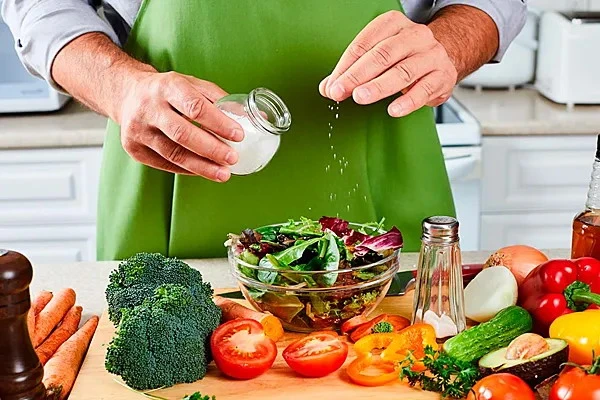 Meat, Vegetables, Eggs, Fish: When to Salt for Delicious and Juicy Food