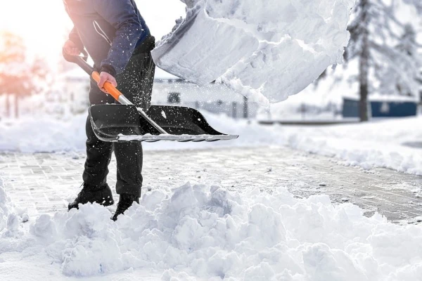 Secrets of Safe Snow Shoveling: How to Avoid Straining Your Back and Legs