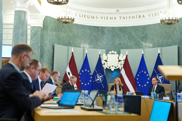 Don't forget to include citizenship: what you can ask the Latvian authorities for money in 2026