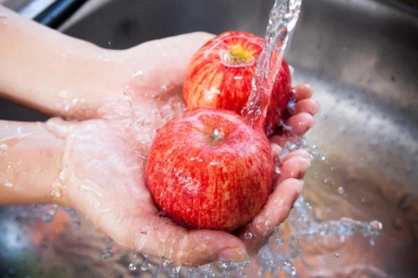 How to Properly Wash Apples: It's Not Enough to Just Rinse Them Under the Tap