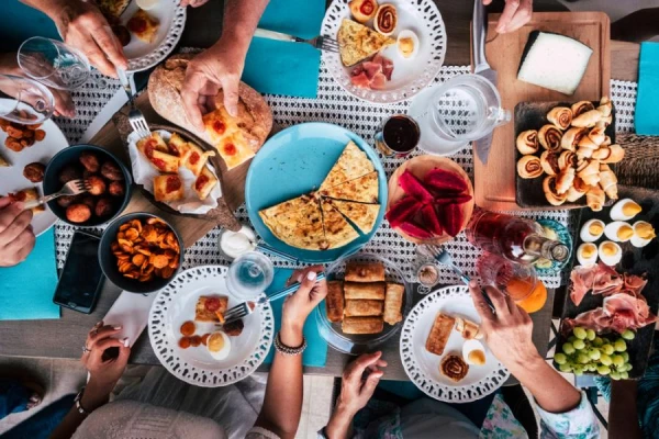 What is brunch and how to organize it properly: exploring the phenomenon of late breakfast