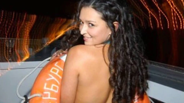 Two Russian Ladies Received a Pornographic 'Oscar'