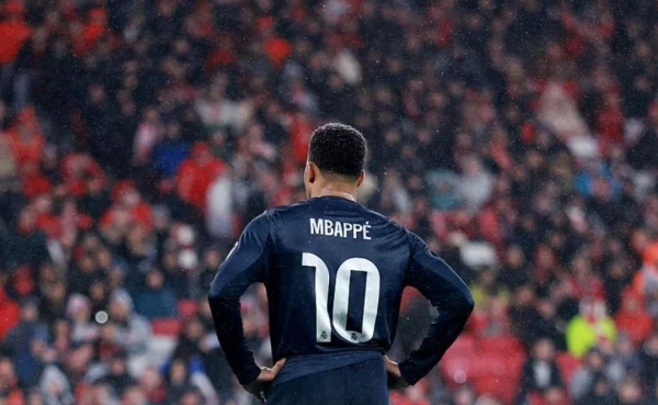 Mourinho's Benfica defeated Real and slipped into the playoffs