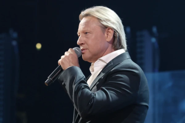 Дмитрий Вадимович - мужественный не только на экране, но и по жизни.