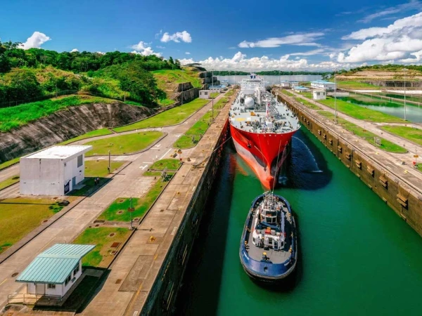 Hong Kong Private Company 'Seized' the Panama Canal
