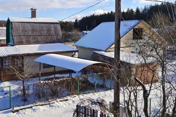 Snow Cover Preservation: 5 Simple Methods for Snow Retention at the Cottage