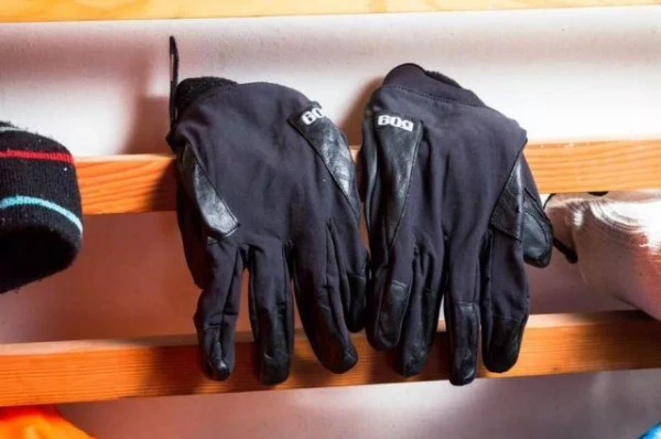How to Clean Leather Gloves?