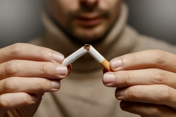 Quitting smoking reduces the risk of heart attack within the first day