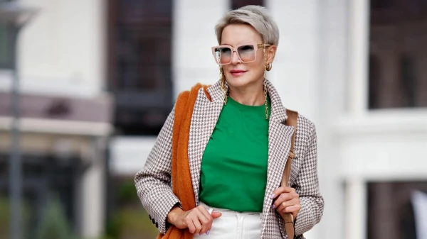Minus 10 Years: Stylist Reveals 7 Tricks That Make Women Look Younger After 50