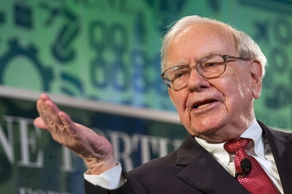 Billionaire Warren Buffett Shared the Golden Rule for Raising Successful Children