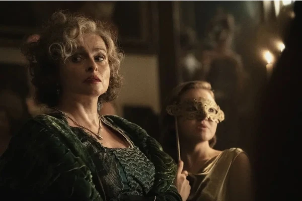 Светские дамы взволнованы таинственными преступлениями.