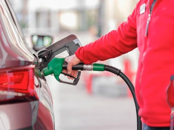 What are fuel prices at gas stations in Riga, Tallinn, and Vilnius?