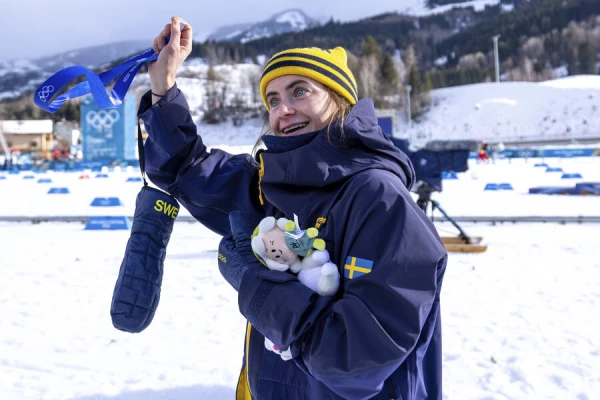 2026 Olympics. The silver medal of the Swedish skier shattered into pieces