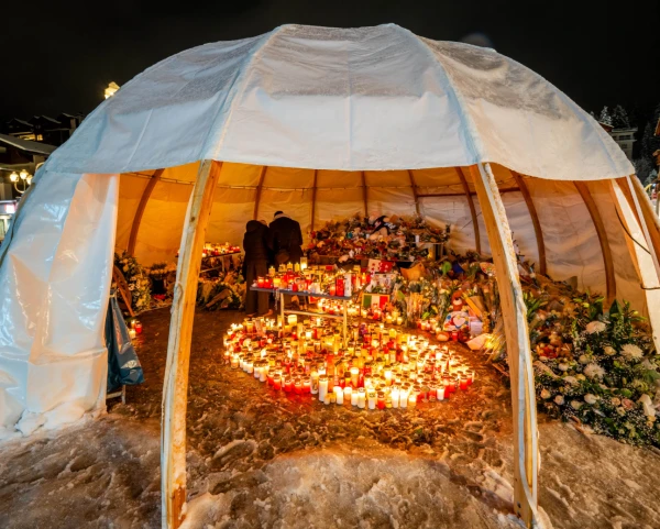 A memorial in Switzerland catches fire in memory of the victims of the fire