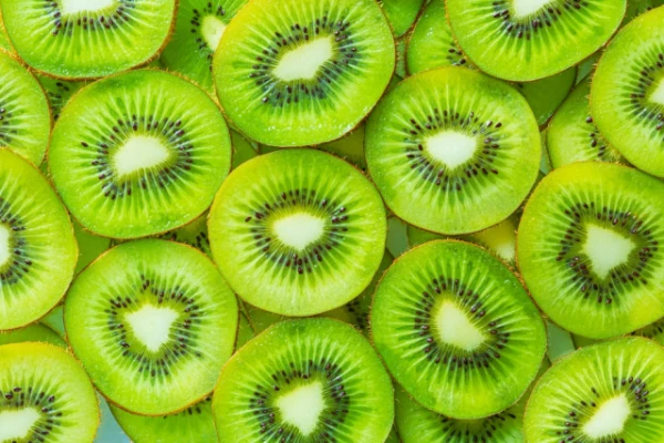 Why You Should Eat More Kiwi in Winter, Including the Skin: An Endocrinologist's Opinion