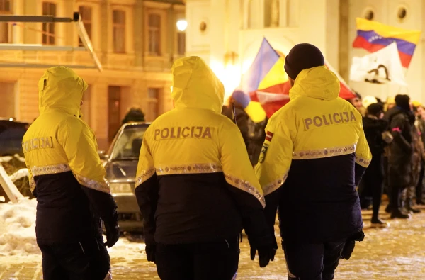 За средства налогоплательщиков Госполиция обеспечивает порядок на мероприятии «Руки прочь от Венесуэлы».