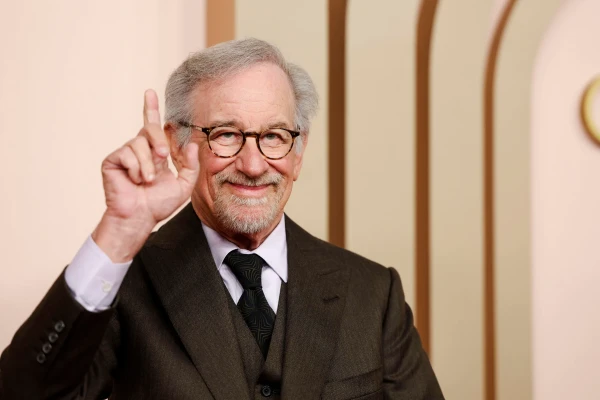 Spielberg on Space and UFOs: “There is Life Beyond Earth”