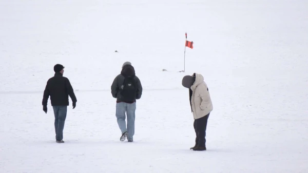 "No one is watching, no one is checking!" – fishing expert outraged by fishing nets under the ice in the Daugava
