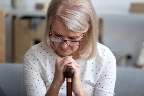 Experienced divorce showed no significant impact on the risk of dementia in old age