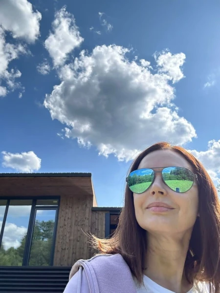 “Small but Very Cozy”: What Irina Bezrukova’s Country Cottage Looks Like