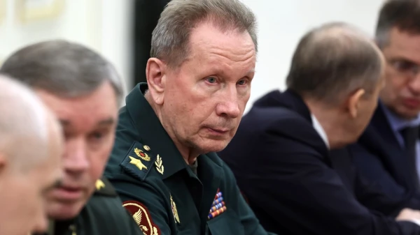 Он всегда был недалеко от Путина.