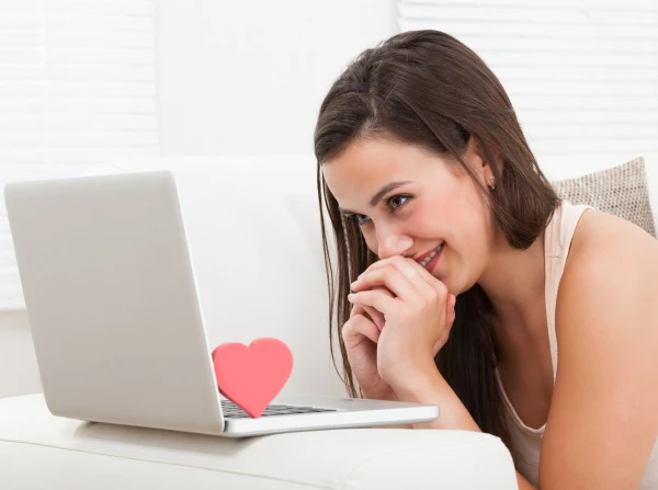 Internet Romance: How to Properly Meet and Build Relationships Online