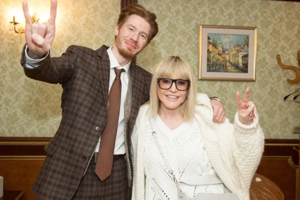 Родная кровь всегда поможет.