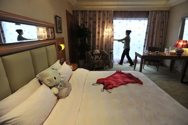 Hidden Cameras Installed in Chinese Hotels to Shoot Sex Videos