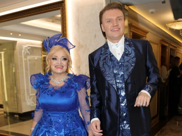 Родная кровь, тут ничего не попишешь.