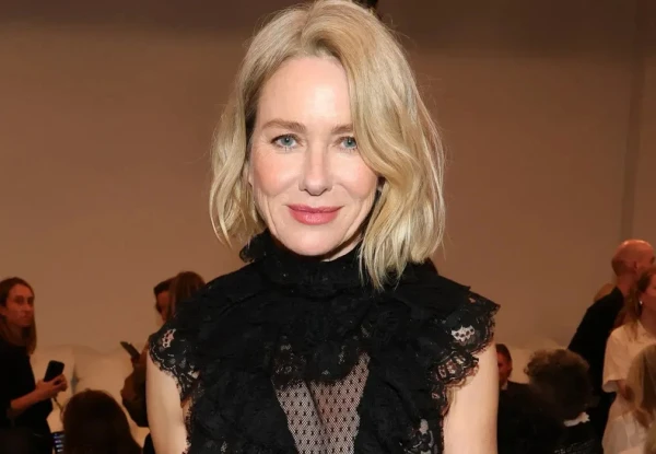 57-year-old Naomi Watts shocked New York: the actress attended the show with her bare chest