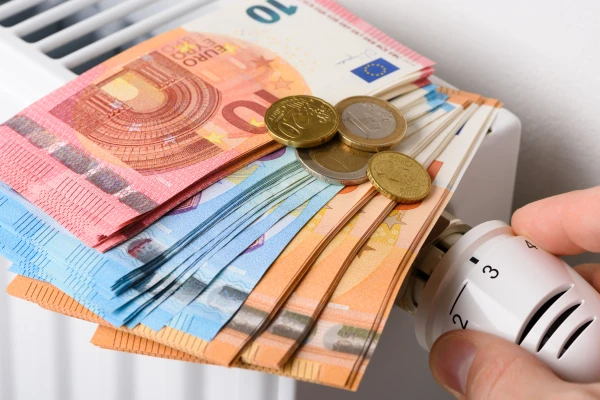 Riga Residents Compare Heating Bills with Horror, While the Silinie Government Promises Help – But Not for Everyone