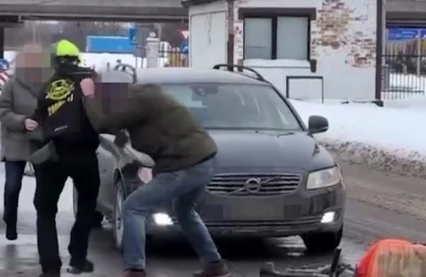 Driver vs. Cyclist. A Fight Occurred on the Street in Riga, and the Courier Shared His Version