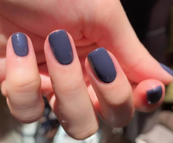7 Successful Alternatives to Black Nail Polish