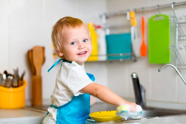 How to Teach a Child Household Chores: Tips from Psychologists and Educators