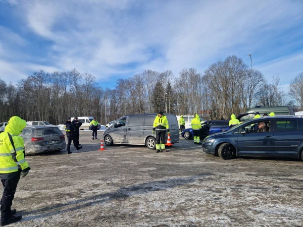 300 cars and 9 buses: police checked nearly 500 people during the raid