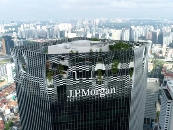 The Largest Bank in the U.S. Crawls Before Offended Trump