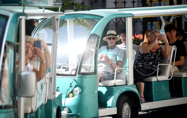 And by this indicator too, the last...