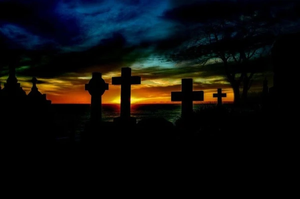 The Head of the Riga Cemetery Administration Advises Against Visiting Cemeteries After Sunset