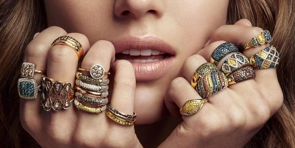 Many Rings Are Not Just a Style: Experts Explain Hidden Signals