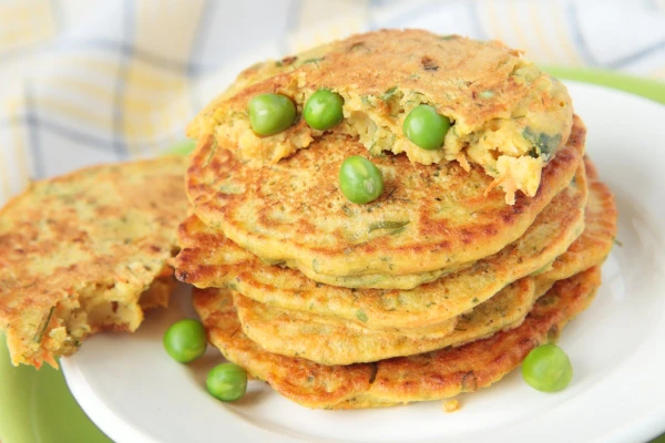 Pea and Onion Fritters: A Simple Recipe with Accessible Ingredients