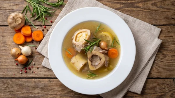 5 reasons to drink a cup of broth right now