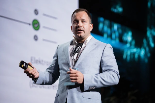 Latvian Companies Prefer Email and PDF Files in Document Flow